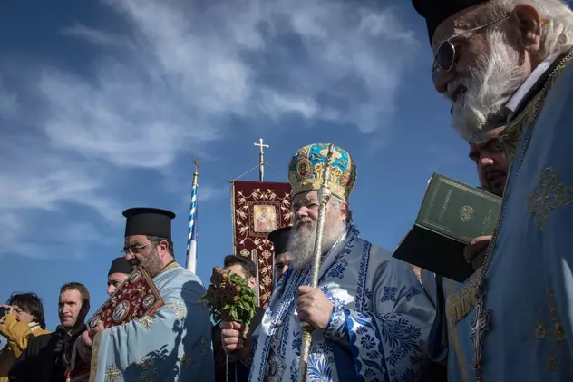 Sfântul Sinod al Bisericii Ortodoxe a Greciei îi îndeamnă pe credincioși să se testeze anti-COVID înainte de a veni la biserică