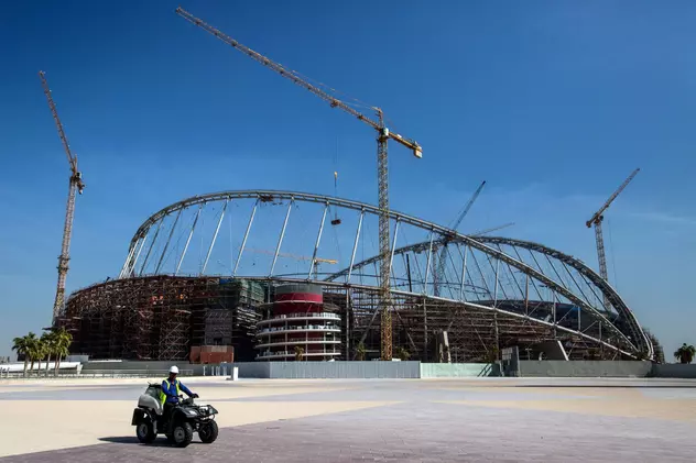 Prețul plătit pentru stadioanele de la Campionatul Mondial din Qatar. Câte mii de muncitori au murit ridicându-le