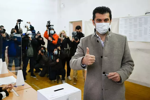 Alegeri în Bulgaria sub semnul corupției și al crizei COVID: un absolvent Harvard vrea să spargă impasul politic prelungit
