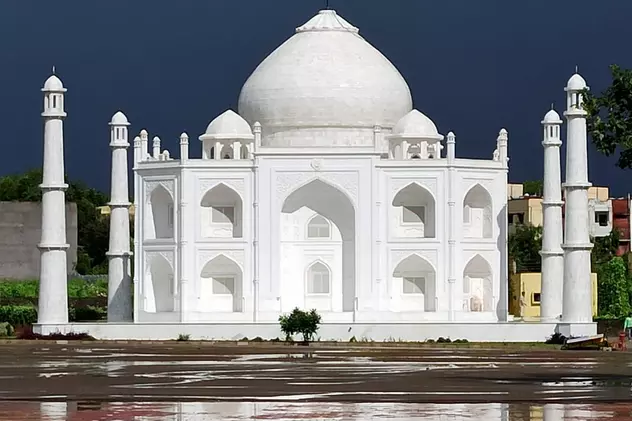 Un indian a ridicat o copie a monumentului Taj Mahal pentru a-i arăta soției cât de mult o iubește