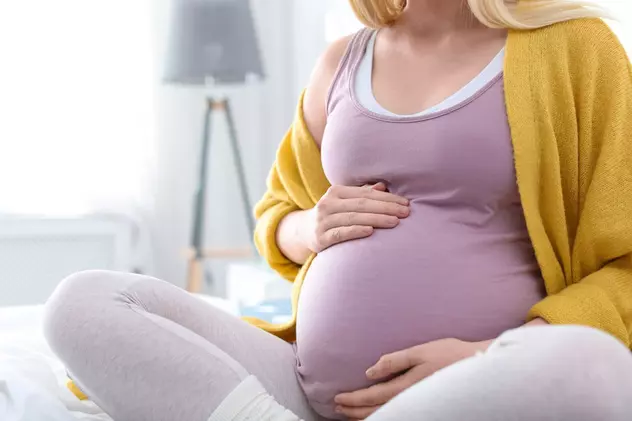 Experții americani spun că pastila anti-COVID Merck este eficientă, dar nu o recomandă femeilor însărcinate