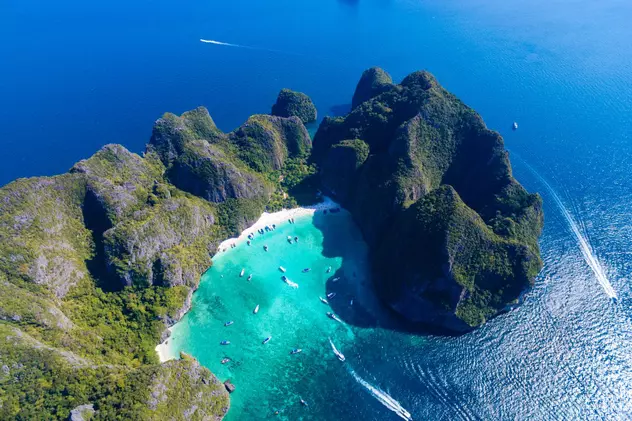 Thailanda redeschide faimoasa plajă Maya Bay, la mai bine de trei ani de când a fost închisă turiștilor