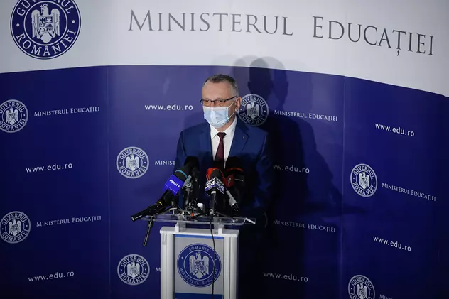 Sorin Cîmpeanu cere sancțiuni pentru directorii de școli antivacciniști și anunță controale