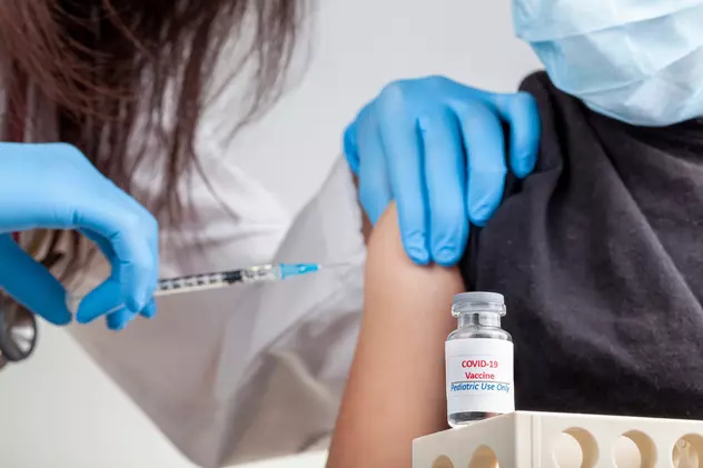 România primeşte marţi prima tranșă de vaccin anti-COVID pentru copiii cu vârste între 5 și 11 ani. Peste 3.300 de programări în platformă