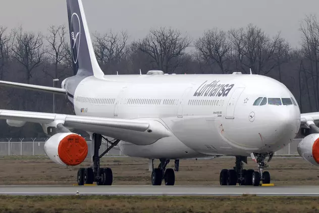 Un avion care trebuia să aterizeze la Sibiu a fost deviat la București din cauza ceții