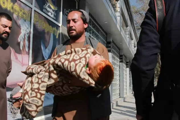 Explozii și focuri de armă lângă un spital din Kabul: Cel puțin 15 persoane, ucise