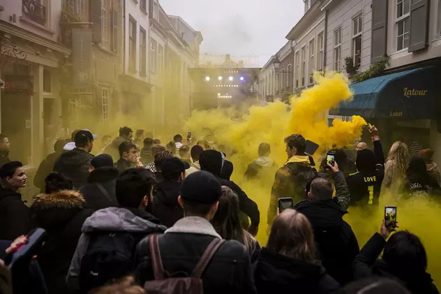 Zeci de persoane, arestate după protestele violente din Olanda, în timpul cărora cinci polițiști au fost răniți