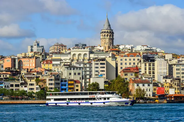 Vânzările de case din Turcia către străini au crescut cu aproape 50% dupa prăbușirea lirei turcești
