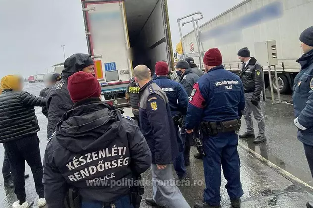 Un TIR cu 29 de migranți ascunși printre piese auto, oprit de polițiștii de frontieră de la Nădlac