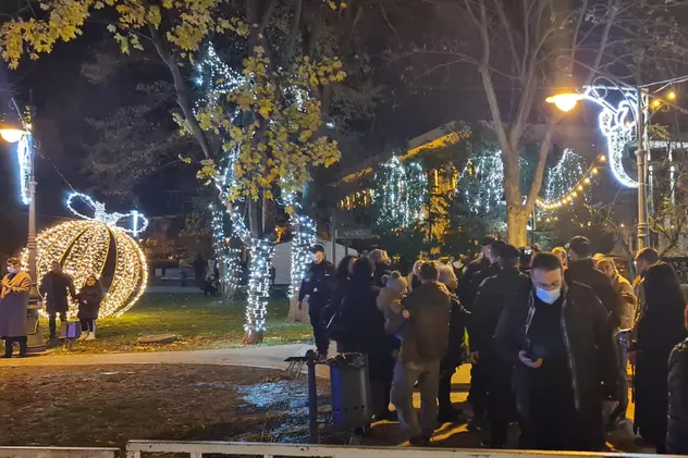 Scandal la Târgul de Crăciun din Constanța după ce mai multe persoane fără certificat au vrut să forţeze intrarea