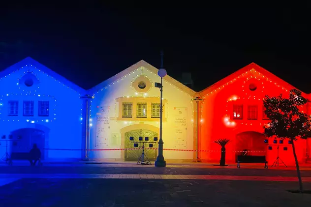 Cum s-a văzut România, din Cipru, pe 1 Decembrie: Clădirile-simbol din trei mari orașe, iluminate în culorile Tricolorului