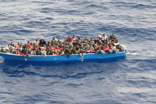 Corpurile a 28 de migranți au fost descoperite pe coasta Libiei, după ce barca lor s-a scufundat în larg