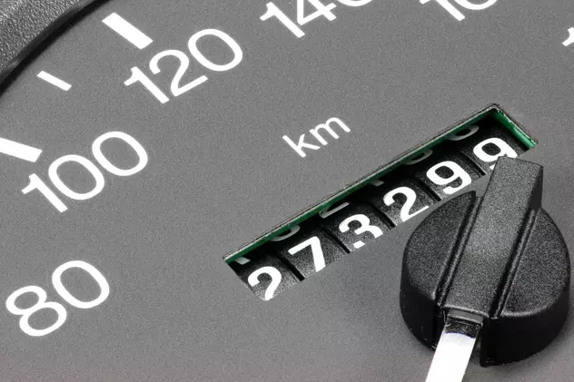 Cum verifici kilometrajul unei mașini second hand