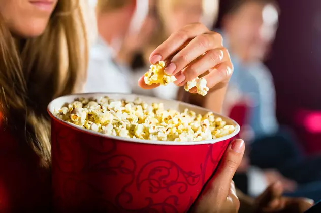 Consumul de popcorn și băuturi, interzis în cinematografele franceze, pentru limitarea răspândirii COVID