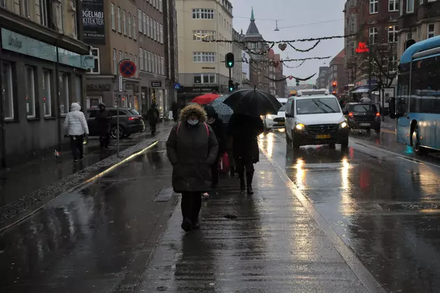 Noi restricții în Danemarca, înainte de Crăciun, pe fondul răspândirii rapide a variantei Omicron
