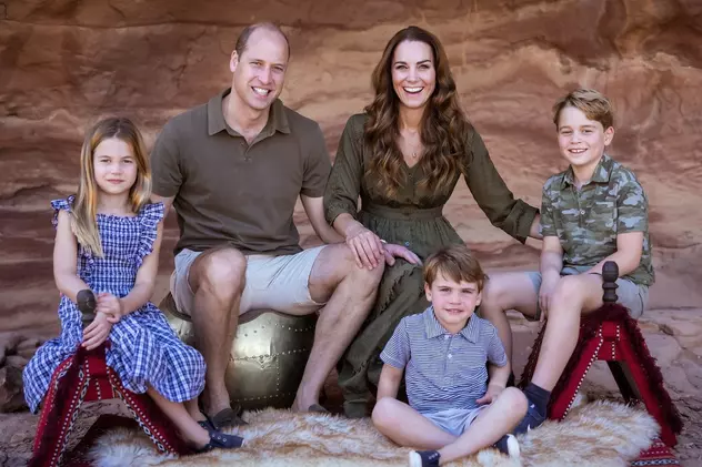 Kate Middleton și prințul William au publicat fotografia de familie de pe felicitarea de Crăciun
