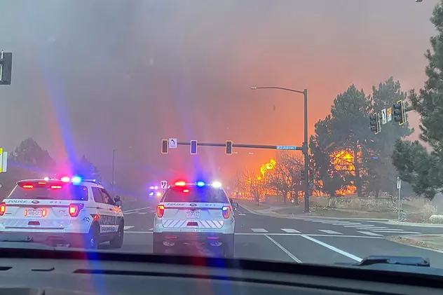 Incendii de proporții în Colorado. Zeci de mii de oameni, evacuați din calea flăcărilor