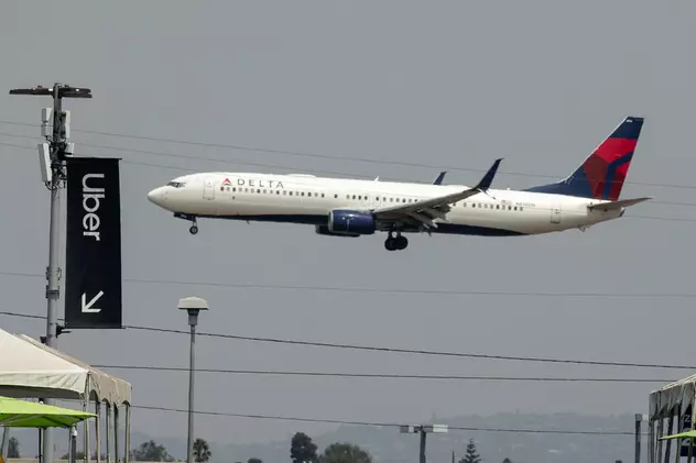 Un avion american aflat în zbor spre China a fost întors din drum din cauza noilor restricții anti-COVID-19