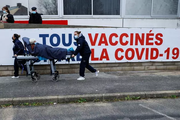 Franţa a înregistrat peste o jumătate de milion de cazuri de COVID într-o singură zi