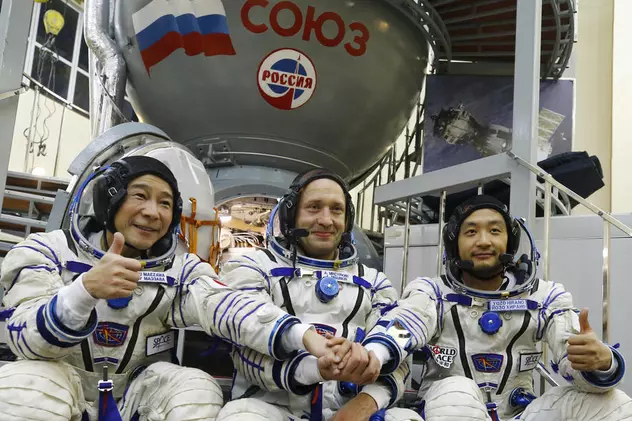 Un miliardar japonez, care vrea să joace badminton în spațiu, trimis de Rusia la bordul stației orbitale