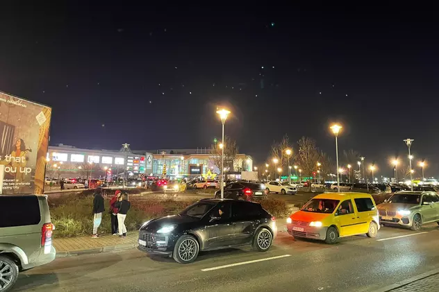 Amenințare falsă cu bombă la Băneasa Shopping City. Sute de clienți au fost evacuați pentru a permite pirotehniștilor să intervină