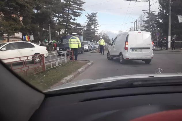 Alertă falsă cu bombă la o şcoală din Târgu Jiu. Elevul care a sunat la 112, găsit de poliție