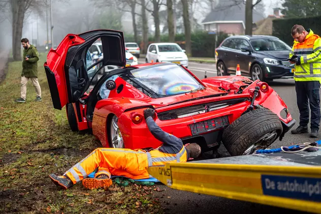 Un Ferrari Enzo extrem de rar, de peste 3 milioane de euro, distrus de un mecanic, în timp ce făcea teste, în Olanda