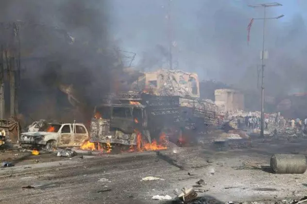 Un camion cu dinamită pentru o mină de aur a explodat, după impactul cu o motocicletă. Cel puțin 17 morți și zeci de răniți, case pulverizate, în Ghana