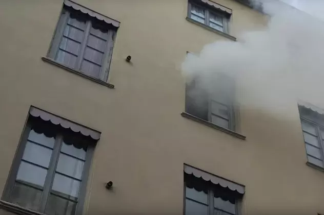 VIDEO | Polițiștii au lansat o grenadă în camera unei fetițe de 12 ani, din greșeală, în timp ce împrăștiau, la Lyon, demonstranții contra certificatului verde