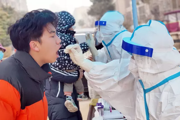 Trei orașe din China se află în lockdown din cauza exploziei de cazuri de COVID. 20 de milioane de oameni, afectați de noile măsuri