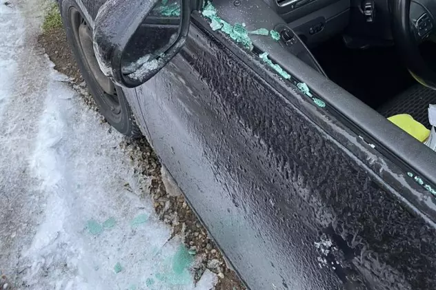 Copil de 13 ani, reținut la o săptămână după ce a spart șapte mașini în două ore, în Focșani