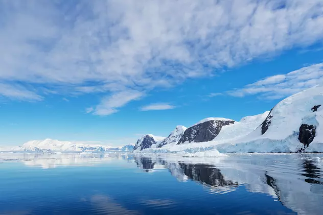 Oceanul Antarctic sau Oceanul de Sud