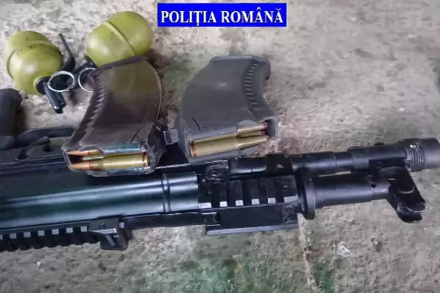 Un bărbat din Hunedoara care deținea ilegal grenade, pistoale și sute de cartușe, prins de polițiști. Voia să le vândă în Vulcan