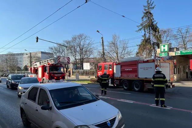 Incendiu la Spitalul Municipal din Timișoara, pornit, cel mai probabil, de la o țigară