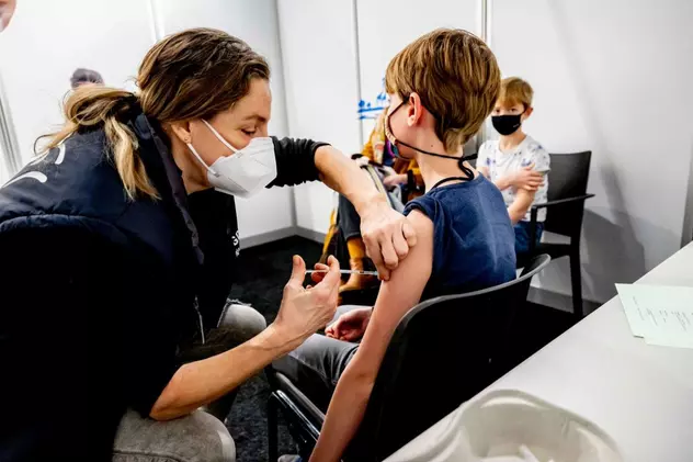Toate persoanele de peste 12 ani, eligibile pentru doza booster a vaccinului anti-Covid, a anunțat guvernul olandez