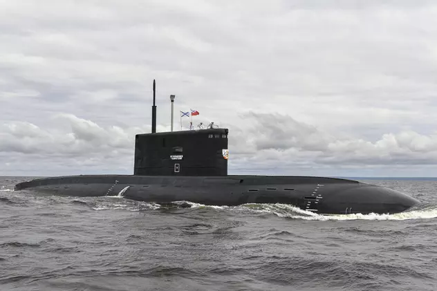 Submarinele rusești amenință rețeaua subacvatică de cabluri de internet, avertizează șeful apărării din Marea Britanie