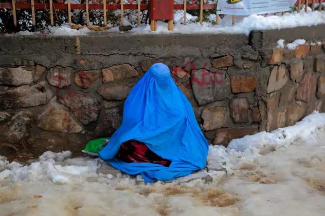 „Ajutor, vă rog, talibanii au venit la mine acasă”. După ce au protestat în stradă, mai multe femei afgane au dispărut