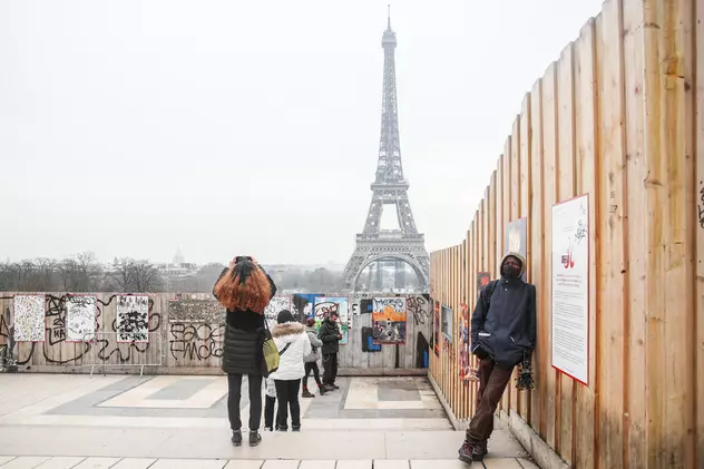 Jumătate de milion de francezi rămân fără permis sanitar după ce guvernul a schimbat regulile