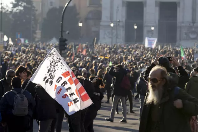 Proteste față de vaccinarea obligatorie în Europa: Mii de oameni au ieșit în stradă în Roma, Viena sau Paris