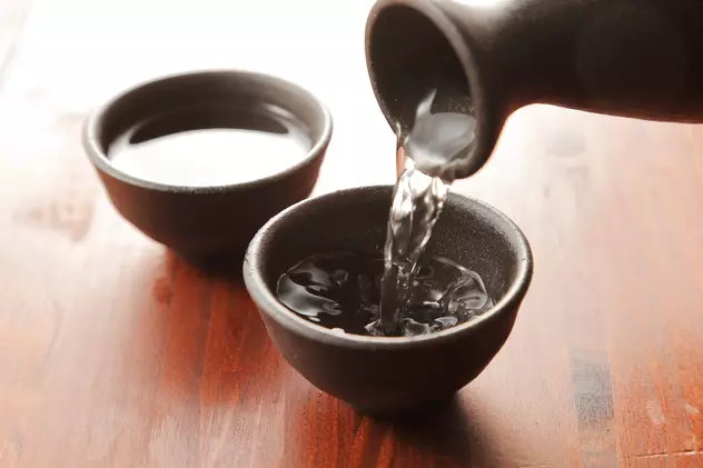 Ce este sake. Cum se prepară celebra băutură sake