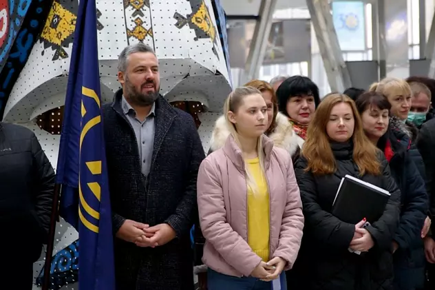CORESPONDENȚĂ DE LA KIEV: Cum au petrecut ucrainenii „Ziua Invaziei” care n-a mai venit. „Eu țin pașaportul la mine, în cazul în care nu apuc să mă duc acasă”