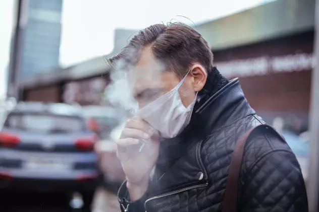 După pandemie, boala COVID va fi mai degrabă ca fumatul decât ca o gripă. Argumentele unui medic american