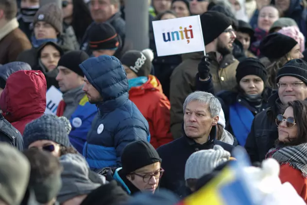 Câteva sute de demisii din USR în trei zile, după retragerea lui Cioloș din funcția de președinte. „Nu am avut niciodată așa ceva”