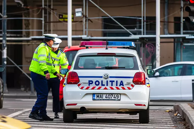 Un polițist din Brașov a fost prins în flagrant în timp ce lua mită de la un șofer care a încălcat regulile de circulație