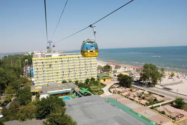 Hotelierii speră să-i țină pe români în țară, chiar dacă au crescut prețurile cu 20% și restricțiile de călătorie dispar