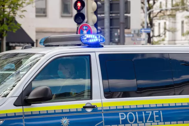 VIDEO Bărbat aruncat pe geam, de la etajul al treilea, de părinții care l-au prins în dormitor cu fiica lor, în Germania