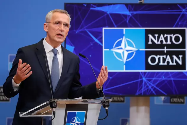 Jurnalist: „Ce faceți dacă Rusia atacă cibernetic și oprește rețeaua electrică din Polonia sau România?”. Secretarul general NATO: „Un atac la un membru NATO e un atac la noi toți”