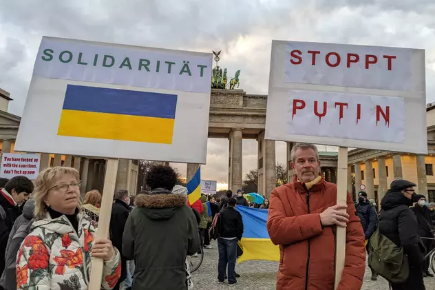Corespondență de la Berlin din a doua zi a invaziei ruse în Ucraina. Rețineri la sancțiuni, dar declarații ferme: „Putin nu va câștiga”