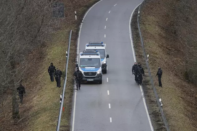 Arestări în Germania, după ce doi polițiști au fost omorâți la un control de rutină. Ce au descoperit autoritățile