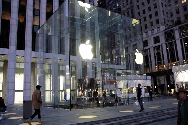 UE acuză Apple că restricţionează accesul concurenței la tehnologia sa de plată. Ce sancțiuni riscă gigantul american